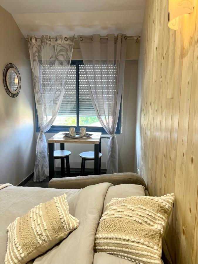 Appart Hotel Cozy Proche Centre, Parking Монбельяр Экстерьер фото